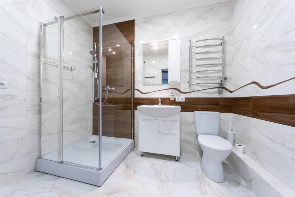 Квартира Люкс В Жк Лебединый, Ул. Ревуцкого 40 Г Kyiv Exterior photo